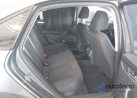 2015 Volkswagen Passat 1.8T S z USA, uszkodzony, nr VIN 1VWAT7A37FC091544